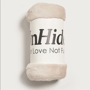 UnHide Lil’ Marsh Blanket Beige FabFitFun NWT